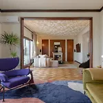 Lejlighed One-of-a-kind Downtown Penthouse, 270-degree Views, Two Terraces, Fireplaces, Grill Bukarest