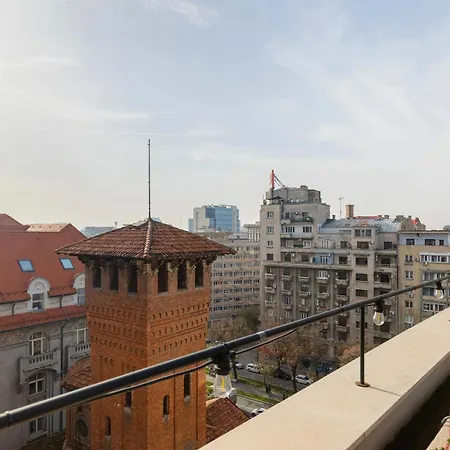 One-of-a-kind Downtown Penthouse, 270-degree Views, Two Terraces, Fireplaces, Grill بوخارست