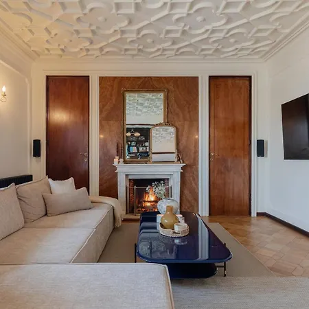 One-of-a-kind Downtown Penthouse, 270-degree Views, Two Terraces, Fireplaces, Grill * Boekarest