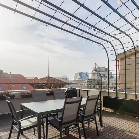 One-of-a-kind Downtown Penthouse, 270-degree Views, Two Terraces, Fireplaces, Grill Appartement Bucarest