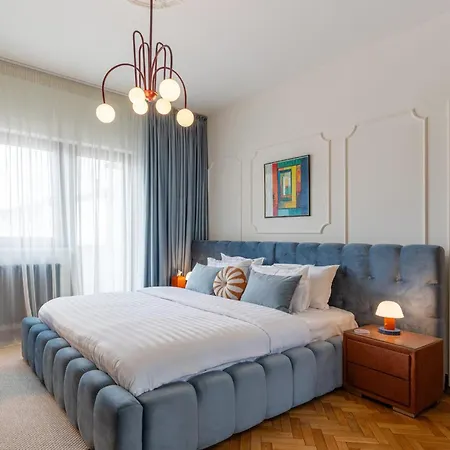 One-of-a-kind Downtown Penthouse, 270-degree Views, Two Terraces, Fireplaces, Grill Διαμέρισμα *