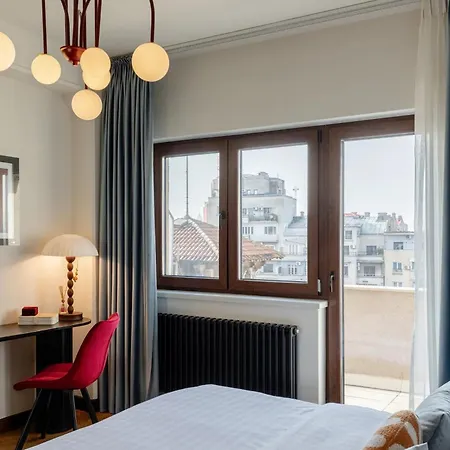 One-of-a-kind Downtown Penthouse, 270-degree Views, Two Terraces, Fireplaces, Grill بوخارست