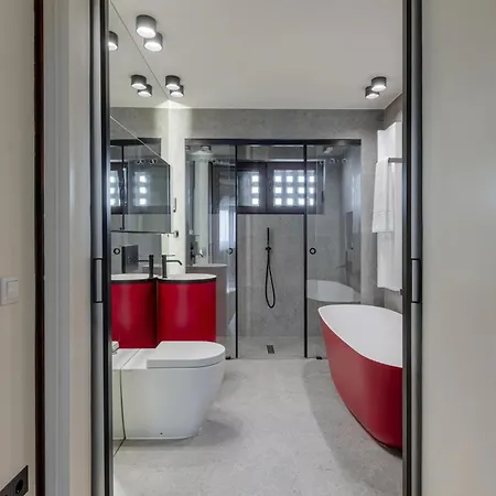 One-of-a-kind Downtown Penthouse, 270-degree Views, Two Terraces, Fireplaces, Grill * Boekarest