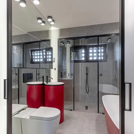 One-of-a-kind Downtown Penthouse, 270-degree Views, Two Terraces, Fireplaces, Grill Appartamento Bucarest