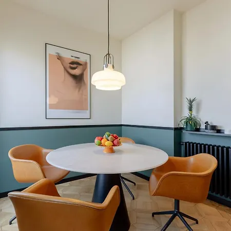 One-of-a-kind Downtown Penthouse, 270-degree Views, Two Terraces, Fireplaces, Grill Appartement Boekarest