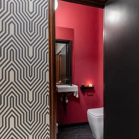 One-of-a-kind Downtown Penthouse, 270-degree Views, Two Terraces, Fireplaces, Grill Διαμέρισμα *