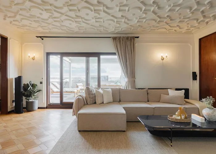 Apartmán One-of-a-kind Downtown Penthouse, 270-degree Views, Two Terraces, Fireplaces, Grill Bukurešť