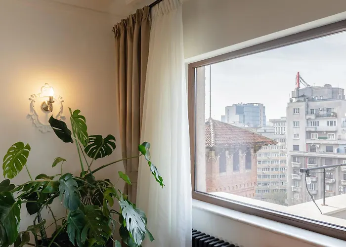 One-of-a-kind Downtown Penthouse, 270-degree Views, Two Terraces, Fireplaces, Grill Bukurešť