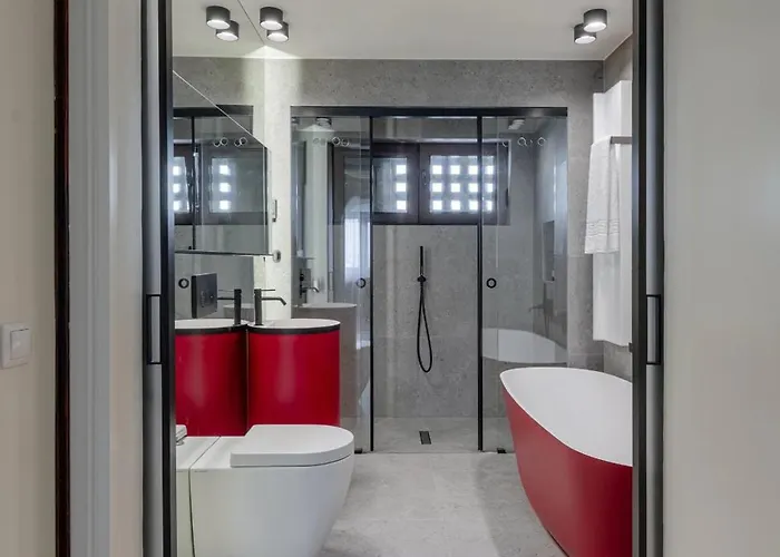 One-of-a-kind Downtown Penthouse, 270-degree Views, Two Terraces, Fireplaces, Grill * Bukurešť