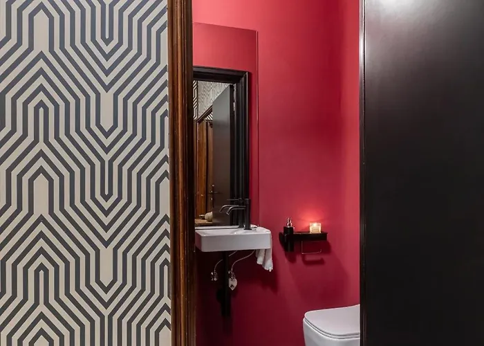 One-of-a-kind Downtown Penthouse, 270-degree Views, Two Terraces, Fireplaces, Grill Apartmán *