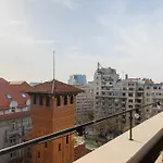One-of-a-kind Downtown Penthouse, 270-degree Views, Two Terraces, Fireplaces, Grill Bukarest